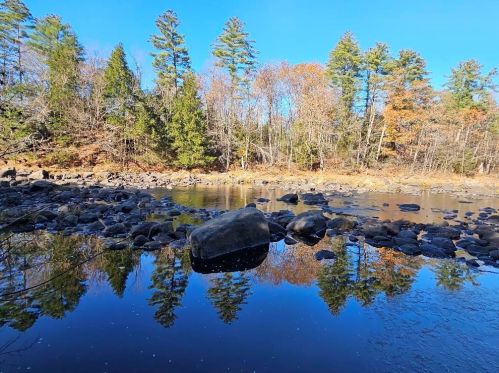 10 Whittaker Cir, Concord, NH 03303-1589