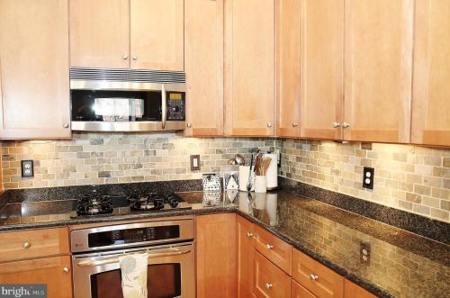 422 Royal St, Alexandria VA  22314-2335 exterior