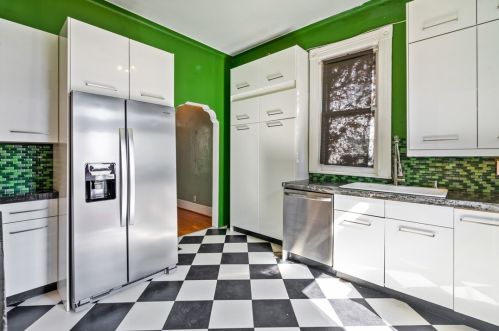 85 Wyoming St, Pittsburgh PA 15211-1700 exterior