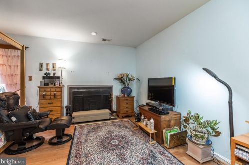 15 Hunters Gate Ct, Silver Spring MD 20904-1827 exterior