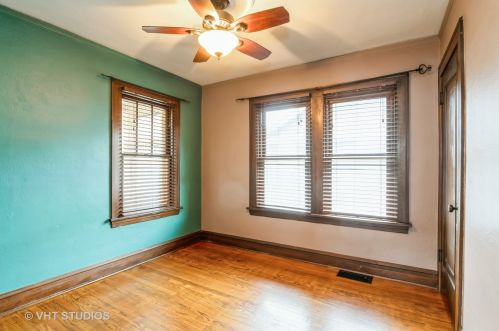 1517 Hickory St, Waukegan IL 60085-1942 exterior