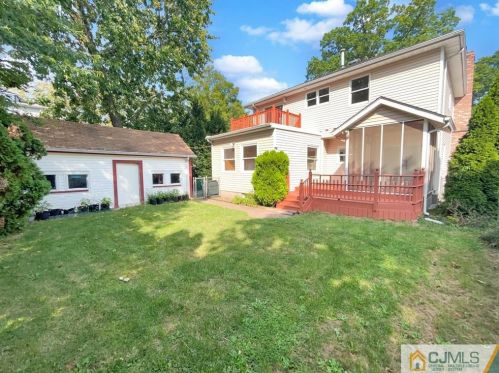 37 Carpenter Pl, Metuchen NJ 08840-2521 exterior