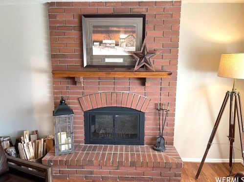 195 Shelly Louise Dr, Sandy UT 84070-4212 exterior