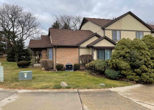 310 Meadow Bridge Dr, Rochester, MI 48307-3042