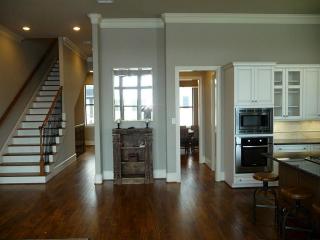 8909 Lakeshore Bend Dr, Houston TX  77080-6043 exterior