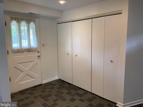 6931 Espey Ln, Mc Lean VA  22101-5456 exterior