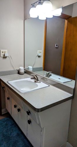 4914 104, Milwaukee WI 53228-3204 exterior