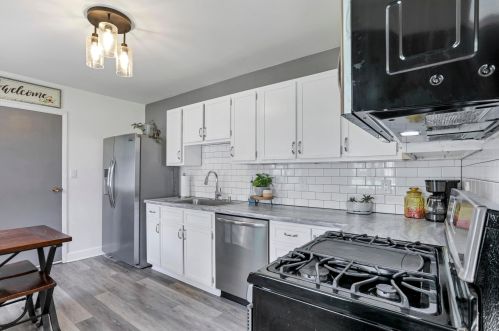 1064 Kelly Dr, Hebron OH 43025-9505 exterior