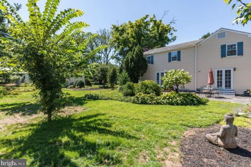 2 Riverside Dr, Princeton NJ 08540-4017 exterior