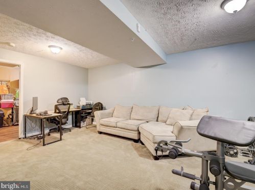 204 Foxtree Dr, Glen Burnie MD 21061-6347 exterior