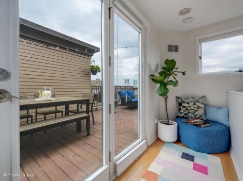 1009 Kingsbury St, Chicago IL 60610-3772 exterior