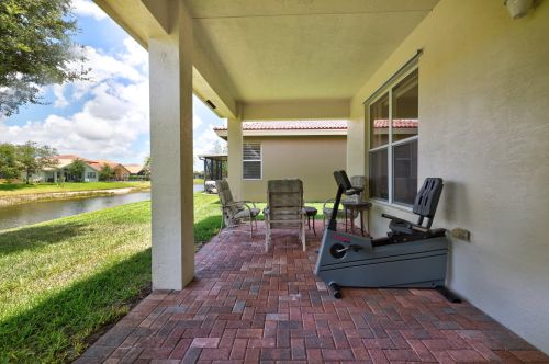 1839 Jamesport Dr, Fort Pierce FL 34953-4599 exterior