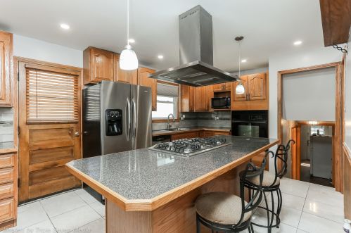 9129 Trumbull Ave, Chicago IL 60655-2507 exterior