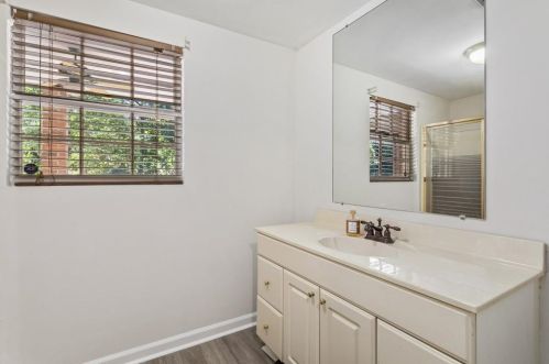 3211 Cir Oaks Dr, Atlanta GA 30339-4316 exterior