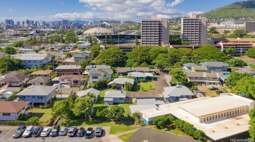 2971 Koali Rd, Honolulu HI 96826-1805 exterior