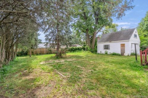 5834 Belton St, Garden City MI  48135-2531 exterior