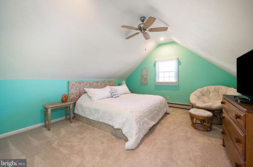 697 Hanover St, Pottstown PA 19464-4519 exterior