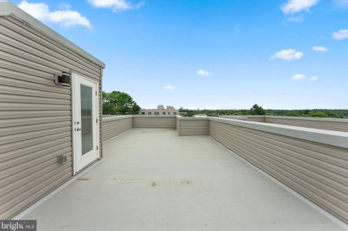 429 Lemonte St, Philadelphia PA 19128-4534 exterior