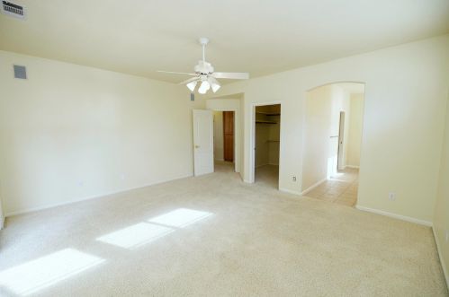 3987 Sterling Oaks Dr, Turlock CA 95382-8802 exterior