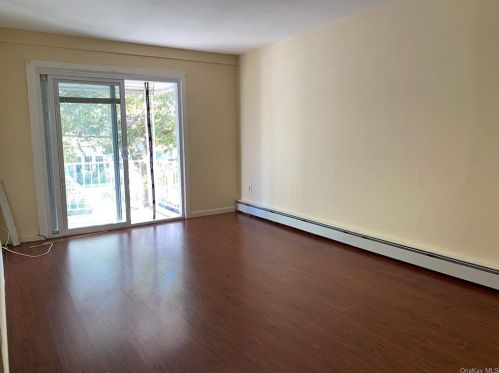 549 Bolton Ave, Bronx NY  10473-2901 exterior