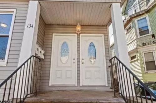 134 Scheerer Ave, Newark NJ  07112-2114 exterior