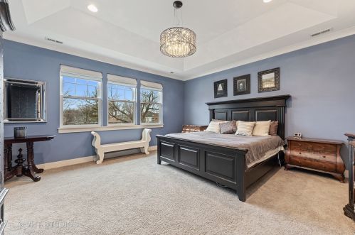 111 Clinton Ave, Elmhurst IL 60126-2906 exterior