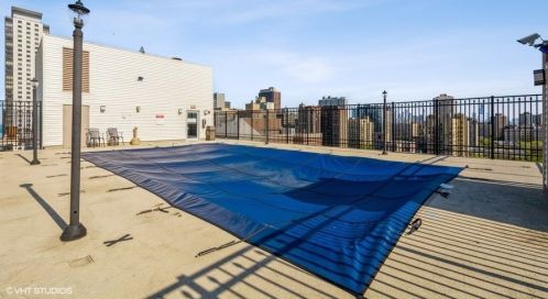 450 Briar Pl, Chicago IL  60657-4737 exterior