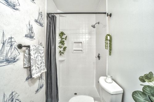 1202 Sprucebrook Dr, Kalamazoo MI 49048-5814 exterior