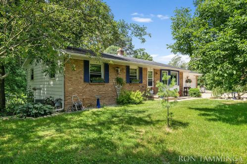 1050 Quincy St, Wyoming, MI