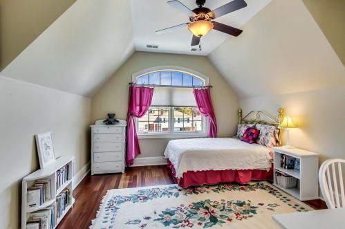 642 Euclid Ave, Elmhurst IL 60126-4338 exterior