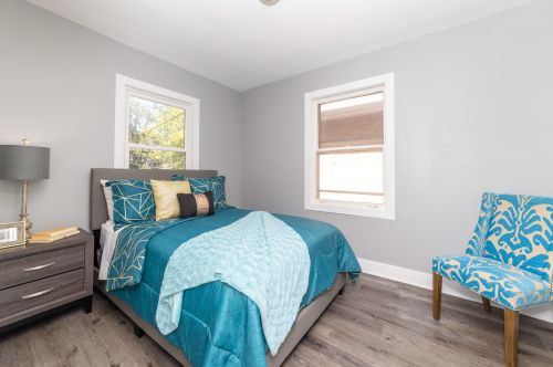 9132 Saginaw Ave, Chicago IL  60617-4150 exterior