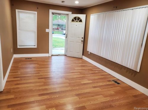 18033 Hanna St, Melvindale MI  48122-1422 exterior