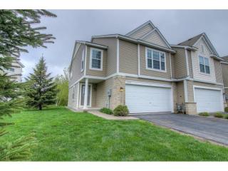 2246 Saint Johns Cir, Saint Paul, MN 55129-9400