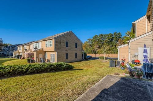 2875 Deerwood Dr, Atlanta GA 30331-5506 exterior