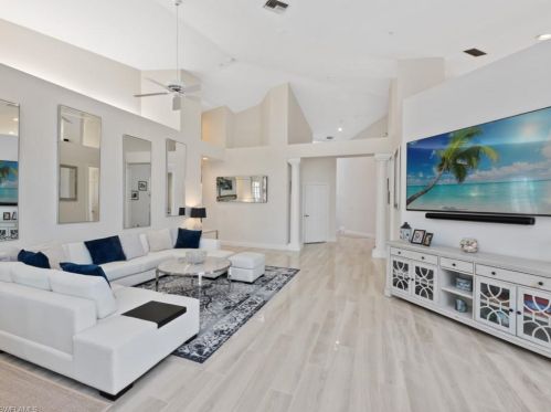 139 Colonade Cir, Naples, FL 34103-8717