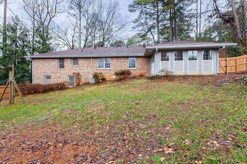 2715 Claridge Ct, Atlanta GA 30360-2028 exterior