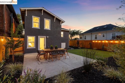 1307 Haskell St, Berkeley CA 94702-2415 exterior