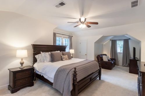 3103 Dl Dr, Atlanta GA 30305-2722 exterior