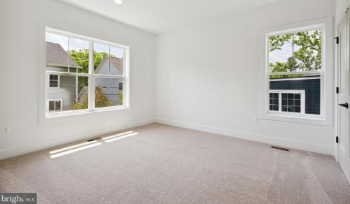 5120 25th Pl, Arlington VA  22207-2603 exterior