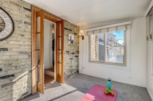 4237 Burrell St, Milwaukee WI  53207-5003 exterior