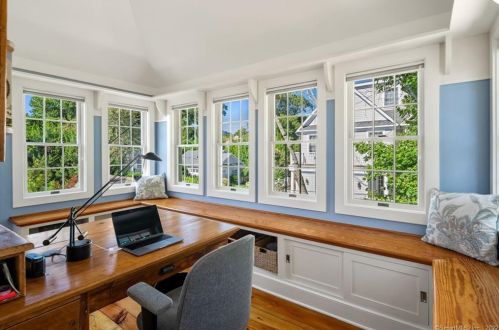 24 Crockett St, Norwalk CT 06853-1611 exterior