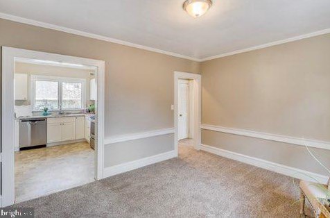 221 Kings Hwy, Camden NJ 08106-1616 exterior