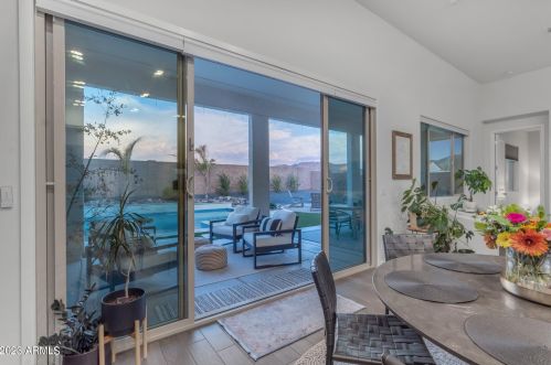 8513 22 Dr, Phoenix AZ 85041-7712 exterior