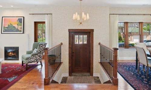 2955 Sunnyside Ave, Chicago IL 60630-3923 exterior