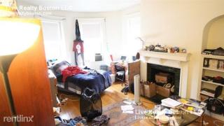 1750 Beacon St, Brookline MA  02445-2124 exterior