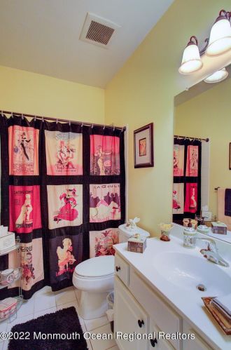 7 Cromwell Ln, Jackson Twp NJ 08527-4687 exterior