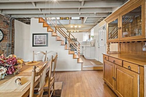 220 Alpine Ave, Pittsburgh PA 15212-4020 exterior