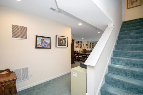 186 Country Club Dr, Seymour CT 06478-1196 exterior