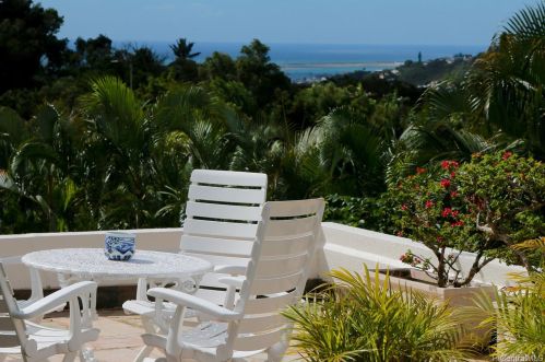 3415 Kaohinani Dr, Honolulu HI 96817-1040 exterior