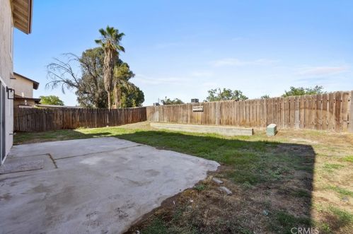 5804 Cedar Gln Ln, Bakersfield CA 93313-3345 exterior